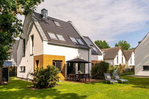 Property building, Garden view