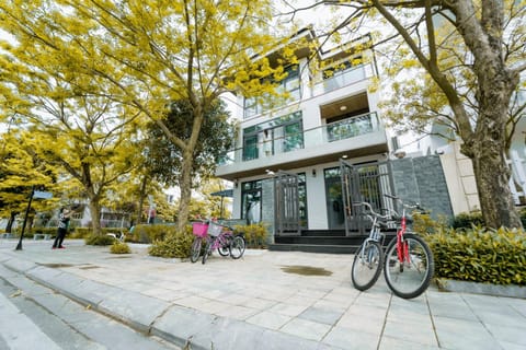 Property building, Facade/entrance