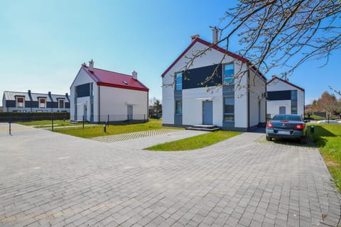 Property building, Neighbourhood