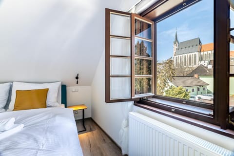 Bed, Bedroom, City view, Landmark view