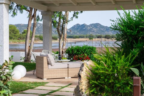 Garden, Lake view, Mountain view