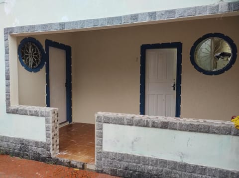 Facade/entrance, Balcony/Terrace