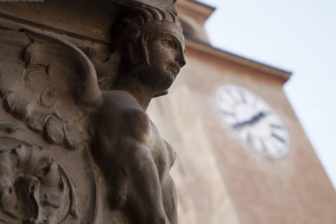 Day, Decorative detail