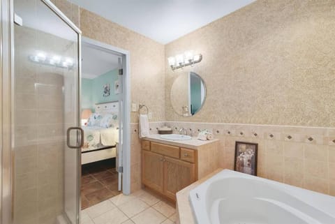 Beach Walk 18 - Newly updated, Just across the street from the Beach! Apartment in Gulf Shores