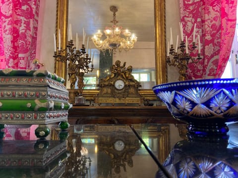 Lobby or reception, Decorative detail