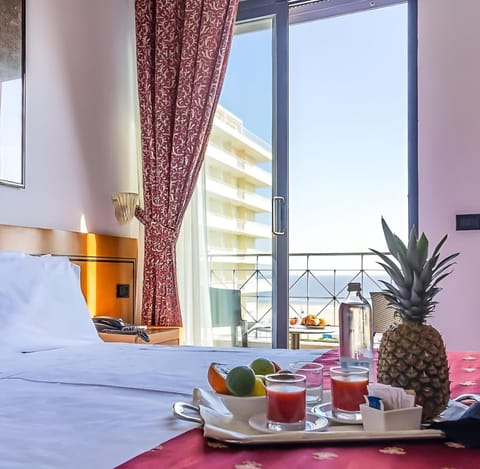 Bed, View (from property/room), Balcony/Terrace, Breakfast, Continental breakfast