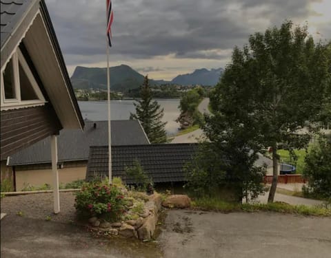 Koselig studioleilighet i Svolvær - Lofoten ved Svolværgeita, Djevelporten Apartment in Lofoten
