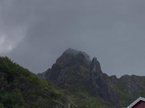 Koselig studioleilighet i Svolvær - Lofoten ved Svolværgeita, Djevelporten Apartment in Lofoten