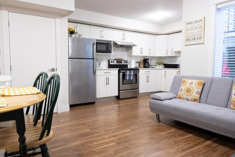 Modern yet comfy 3 bed suite in Surrey House in Surrey