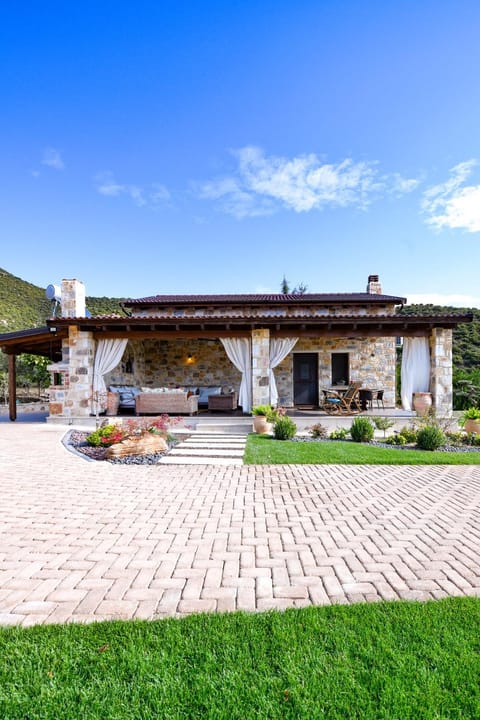 Property building, Patio, Garden