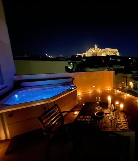 Natural landscape, Hot Tub, View (from property/room), Balcony/Terrace