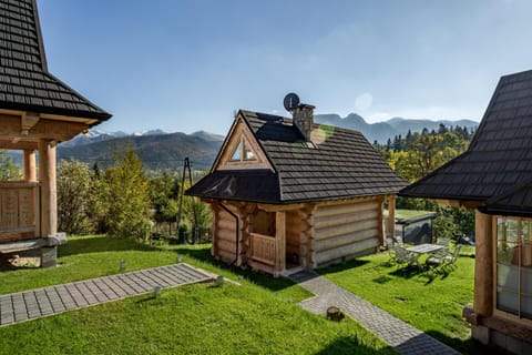 Property building, Spring, Day, Natural landscape, Garden, View (from property/room), Garden view
