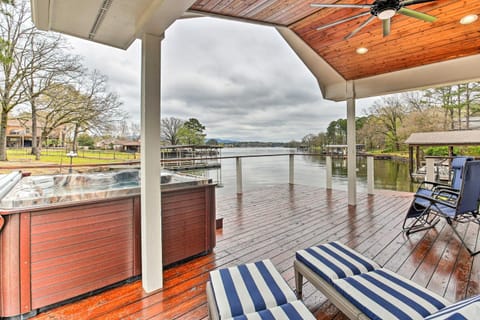 Boat Dock and Kayaks Waterfront Hot Springs Home! House in Rockwell