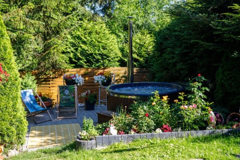 Day, Natural landscape, Garden, Hot Tub, Garden view