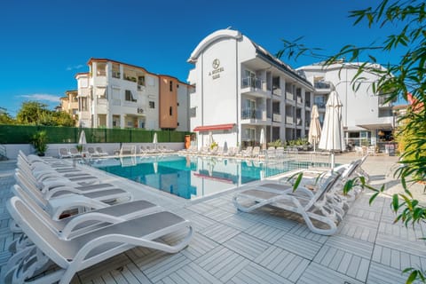 Property building, Swimming pool