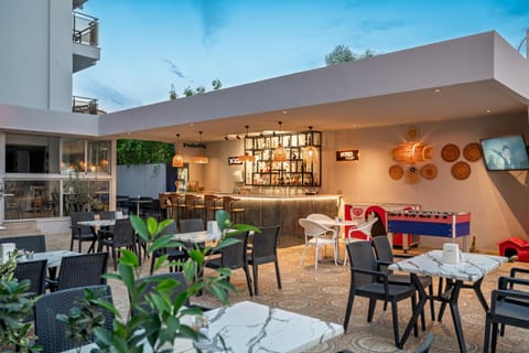 Property building, Breakfast
