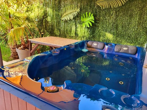 Évasion à deux, domaine prestigieux, jacuzzi et parking privés, piscine Apartment in Cannes