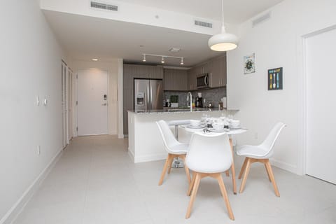 Luxury 1BD/1BT Apartment in Downtown Doral Apartment in Doral