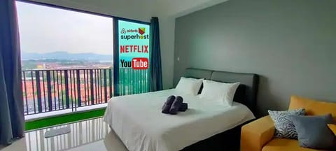 Bed, View (from property/room), Balcony/Terrace, Bedroom, towels