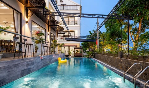 Pool view, Swimming pool