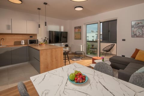 TV and multimedia, Balcony/Terrace, Kitchen or kitchenette, Living room, Seating area, Dining area, dishwasher, minibar, pet friendly, toaster