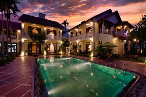 Night, Swimming pool