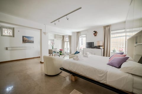 Bed, kitchen