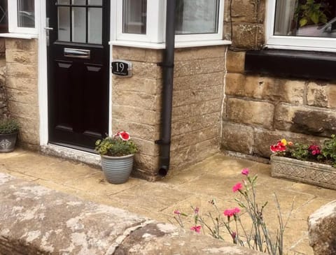 Boutique Cottage In The Heart Of Buxton Town House in High Peak District