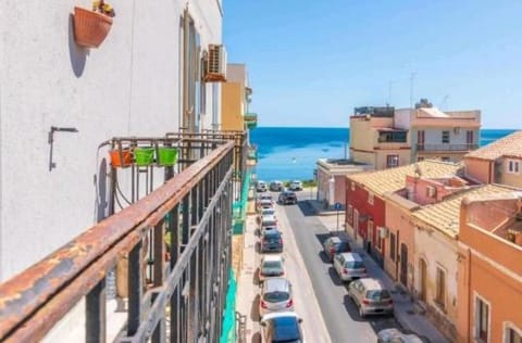 Neighbourhood, Sea view, Street view