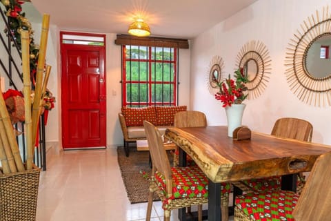 Living room, Dining area