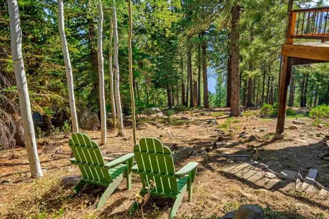 Mountain & Lake-View Delight House in Truckee