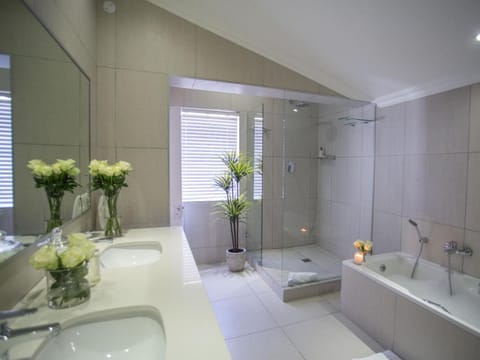 Shower, Bathroom, Bath, towels