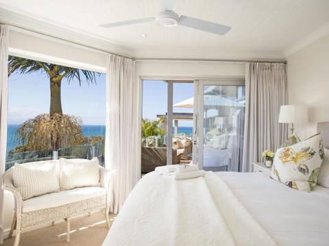 Bed, Natural landscape, Bedroom, Sea view, fireplace