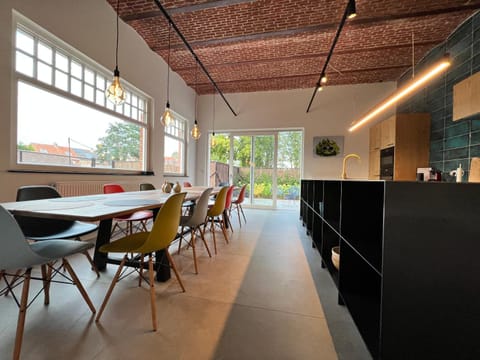 Dining area, kitchen