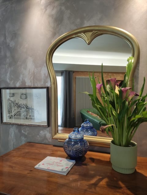 Living room, Decorative detail, Floor plan