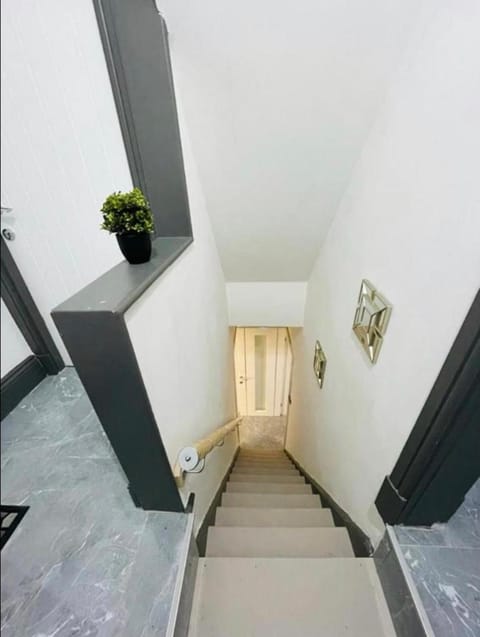 Entire 5 Star Luxury Whalley House Wifi TV Luxury Apartment in Burnley