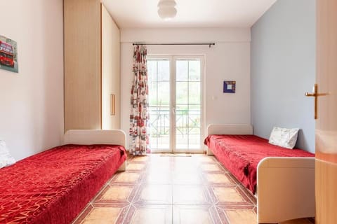 Sea view maisonette near Nafplio!1' drive to beach Apartment in Argolis, Greece