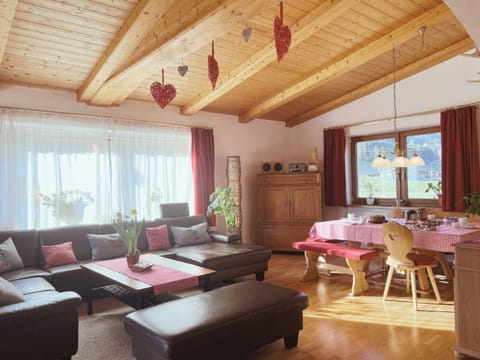 Living room, Seating area, Dining area