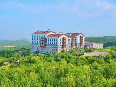 Property building, Day, Natural landscape, Mountain view