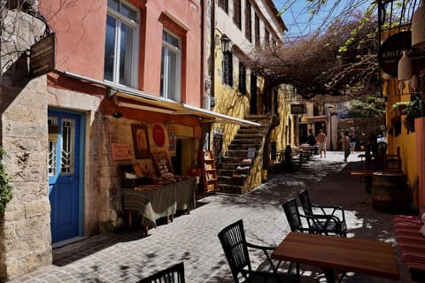 Facade/entrance, Neighbourhood, Street view