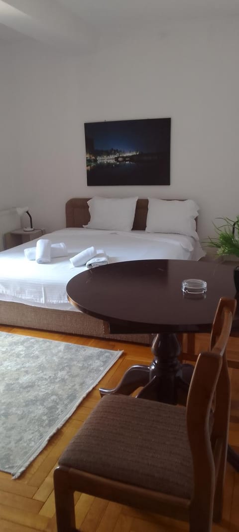 Hotel Montenegro Apartment in Municipality of Ohrid, North Macedonia