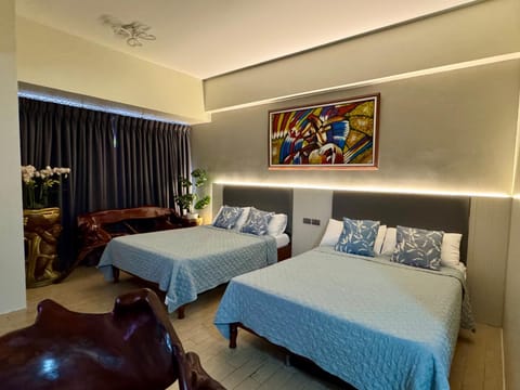 Bed, Photo of the whole room, Decorative detail, Bedroom