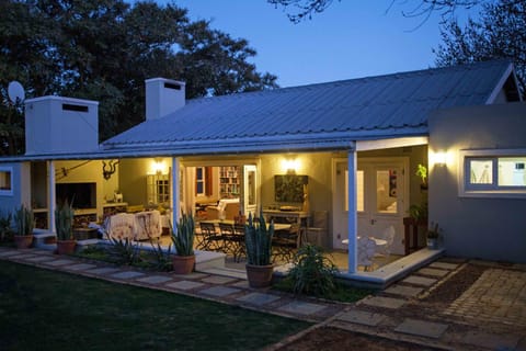 Facade/entrance, Night