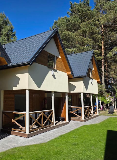 Property building, Natural landscape, Garden, View (from property/room), Balcony/Terrace, Seating area, Garden view, pet friendly