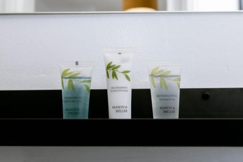 NEWLY Refurbed - Large Studio Apt With Private Parking Apartment in Exeter