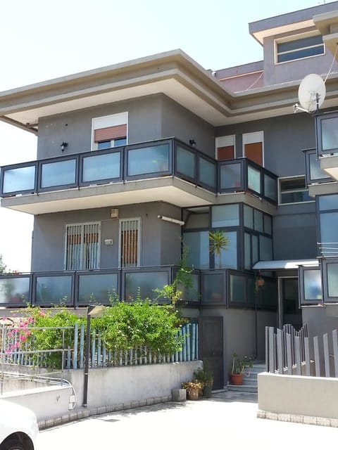 Facade/entrance, Facade/entrance