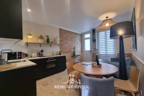 La Maison d’Etienne Renovated in 2025! City Center 4 Guests House in Honfleur