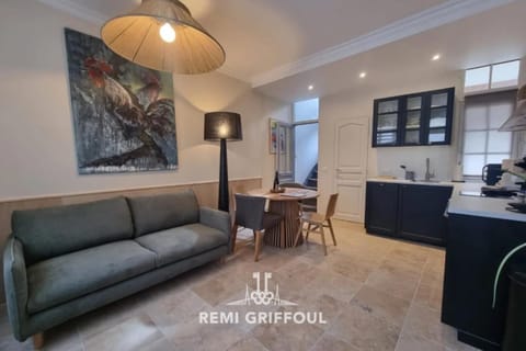 La Maison d’Etienne Renovated in 2025! City Center 4 Guests House in Honfleur