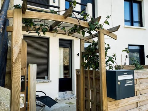 Apt RDC avec sa terrasse privée Apartment in St-Malo