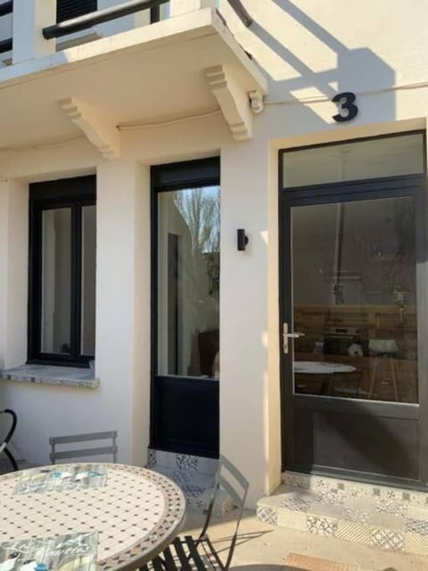 Apt RDC avec sa terrasse privée Apartment in St-Malo